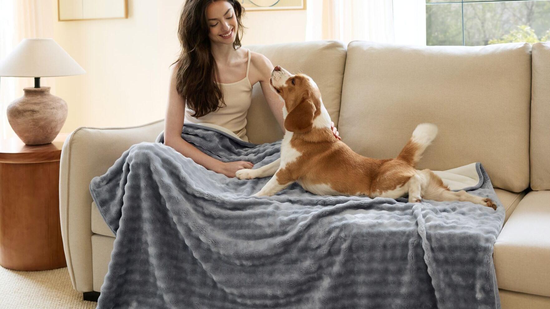 Bedsure Bubble Waterproof Blanket