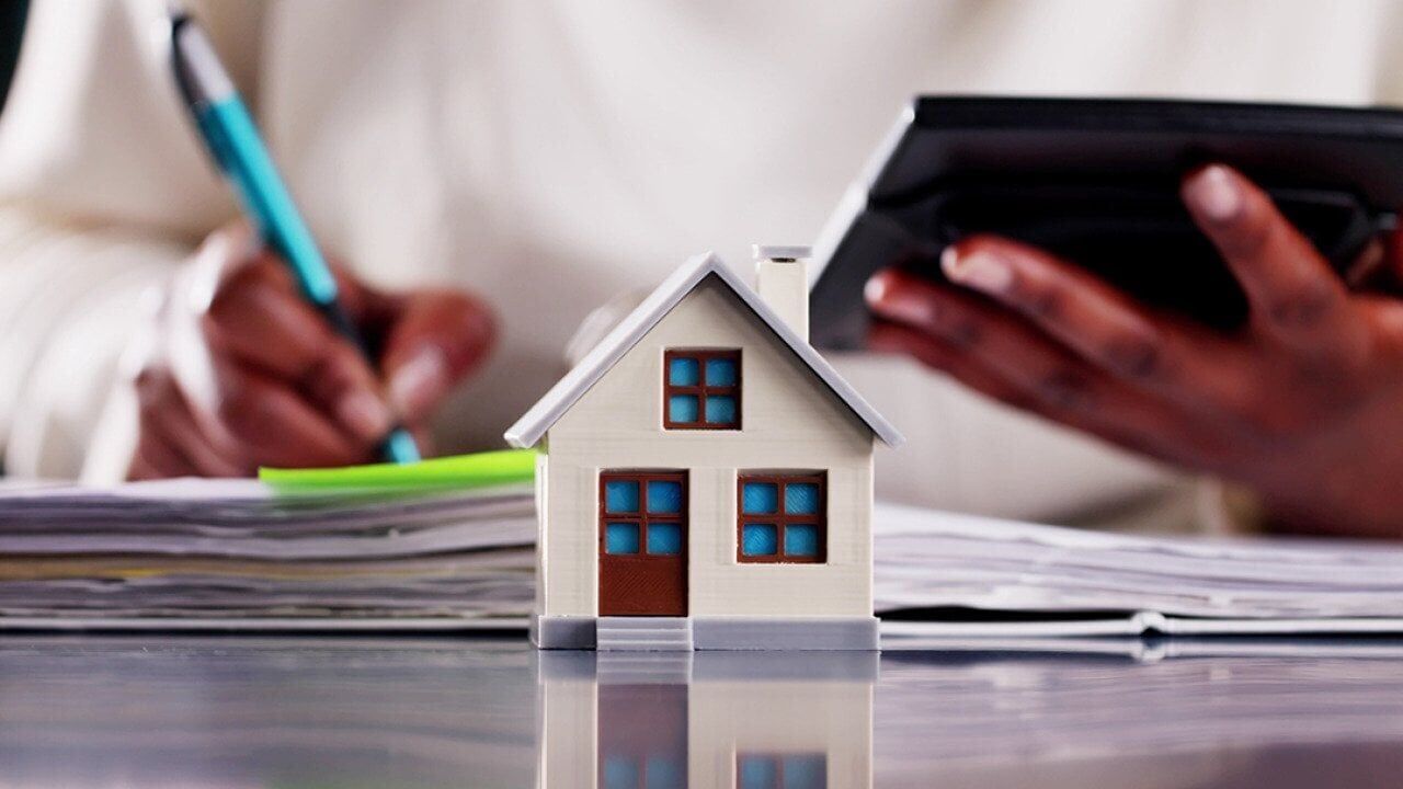 Home-selling surges in summer. Smart financial advisors turn it into a conversation