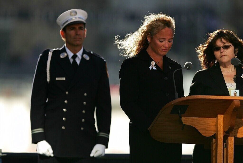 FIVE YEARS LATER, NEW YORK REMEMBERS 9/11 ATTACKS