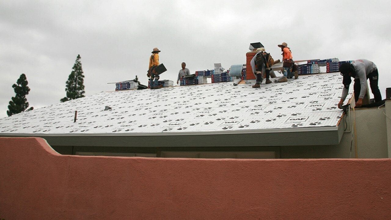 What are the best roofing materials for different climates?