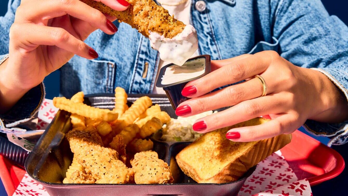 Zaxbys Iconic Chicken Fingerz™ and Crinkle Fries