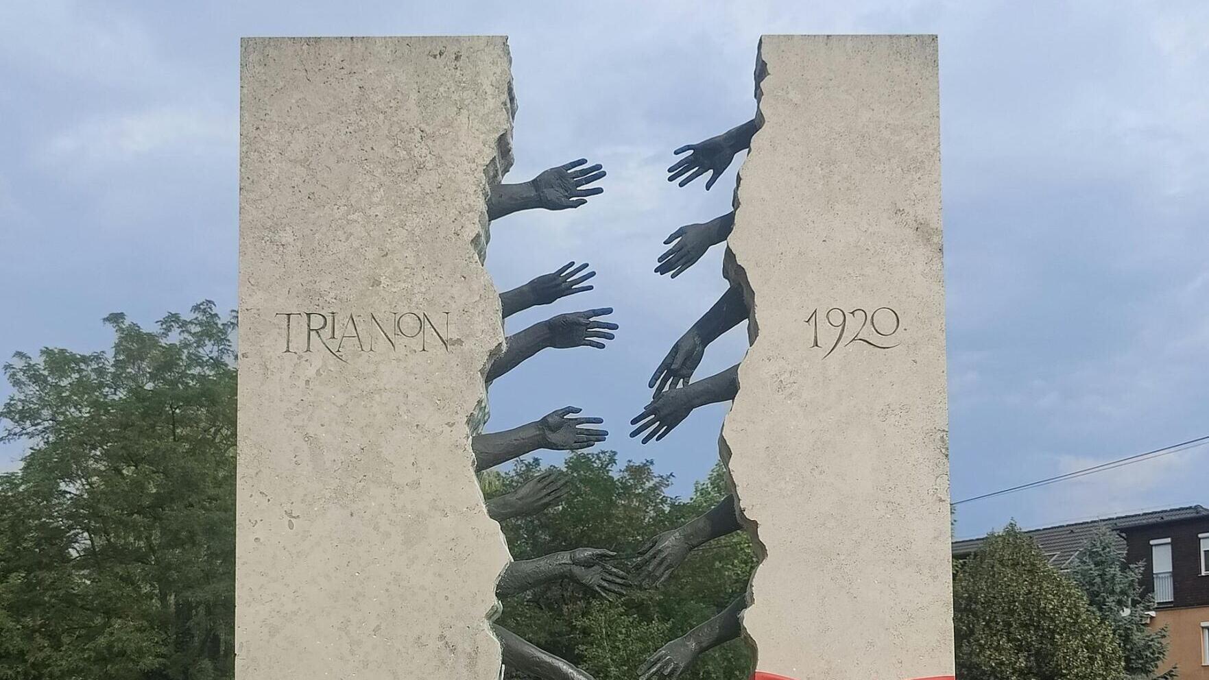 A recently constructed Trianon memorial in Hatvan, Hungary. Brett R. Chloupek, CC BY