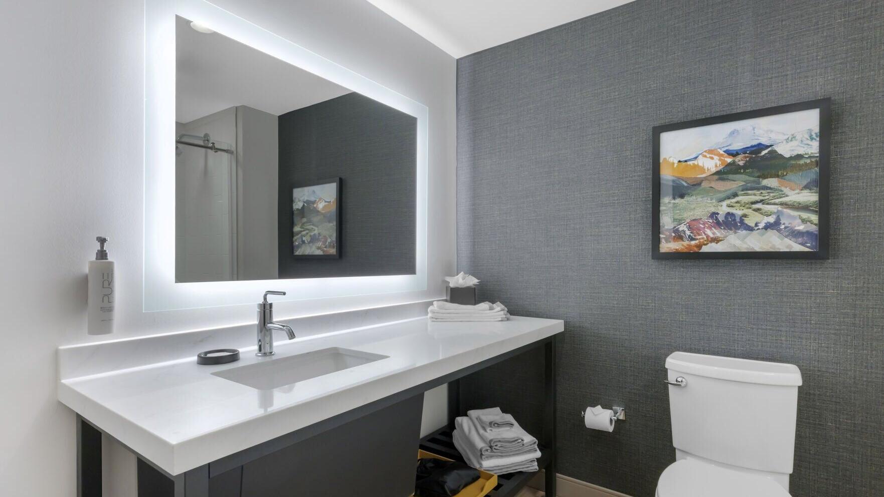 Cambria Hotel Bend - Mt. Bachelor bathroom