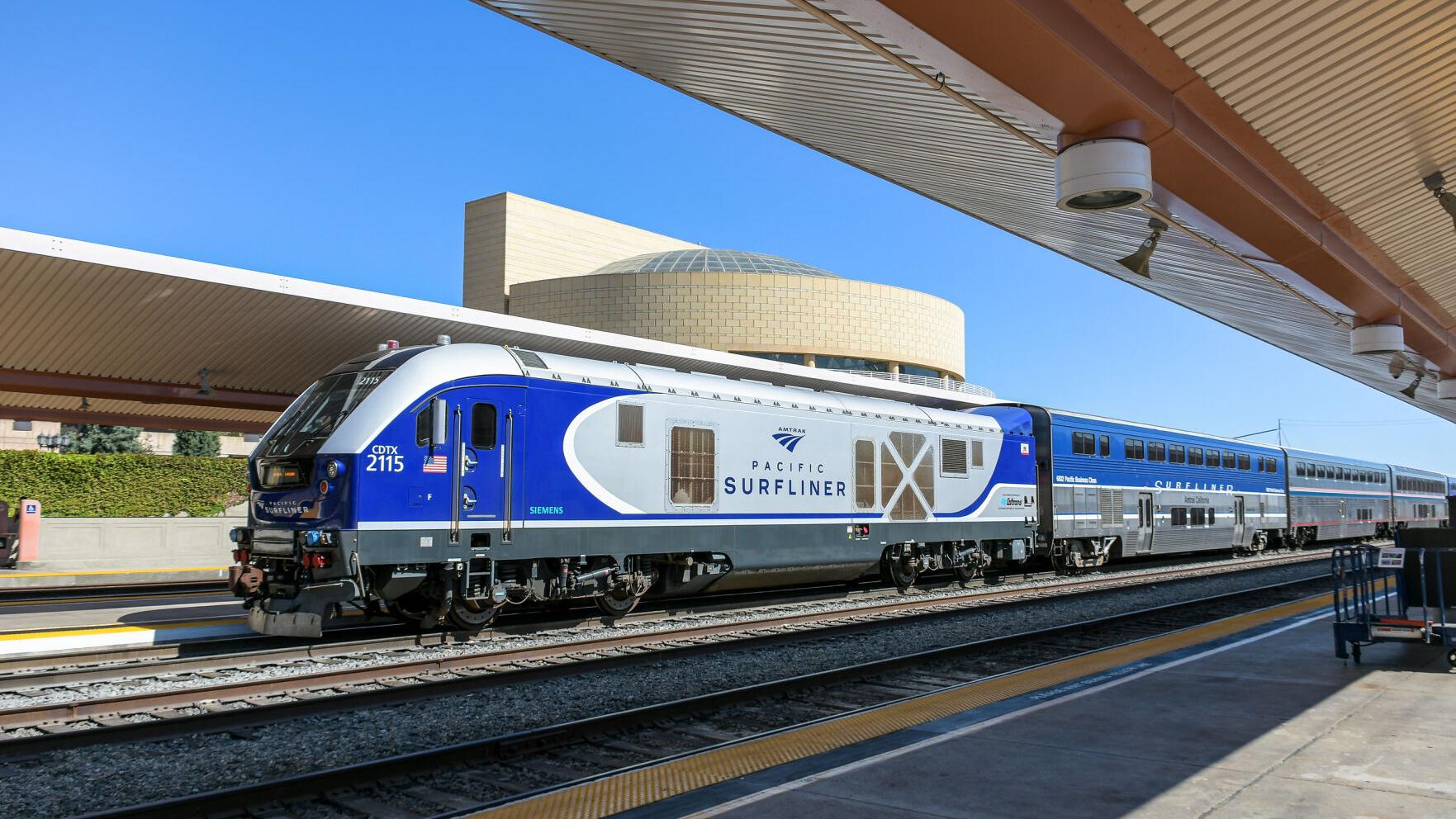 Amtrak® Pacific Surfliner® en Union Station en Los Ángeles