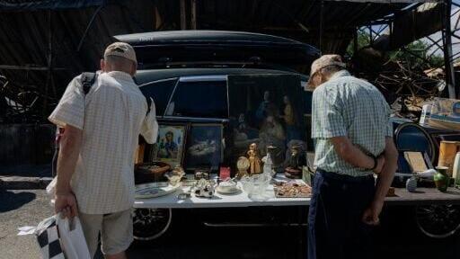 Vendors have little hold that the market will be rebuilt before the end of the war