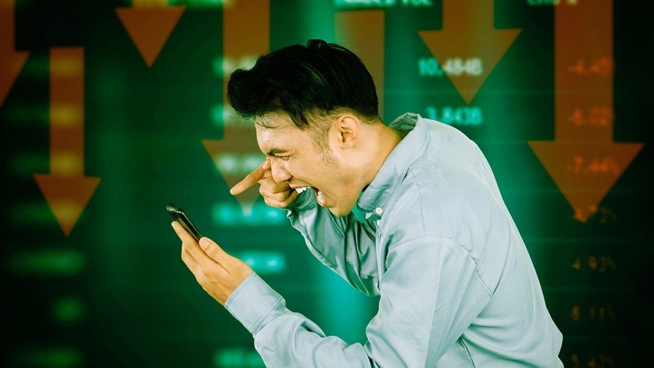 FOMO vs. fear: The emotional tug-of-war driving retail decisions