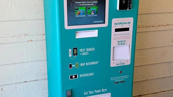 FuelRod kiosk at Knott's Berry Farm. Photo courtesy of AtoZ Ears (@atozears)