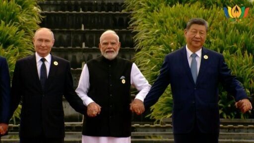Group photo of leaders at BRICS summit in India