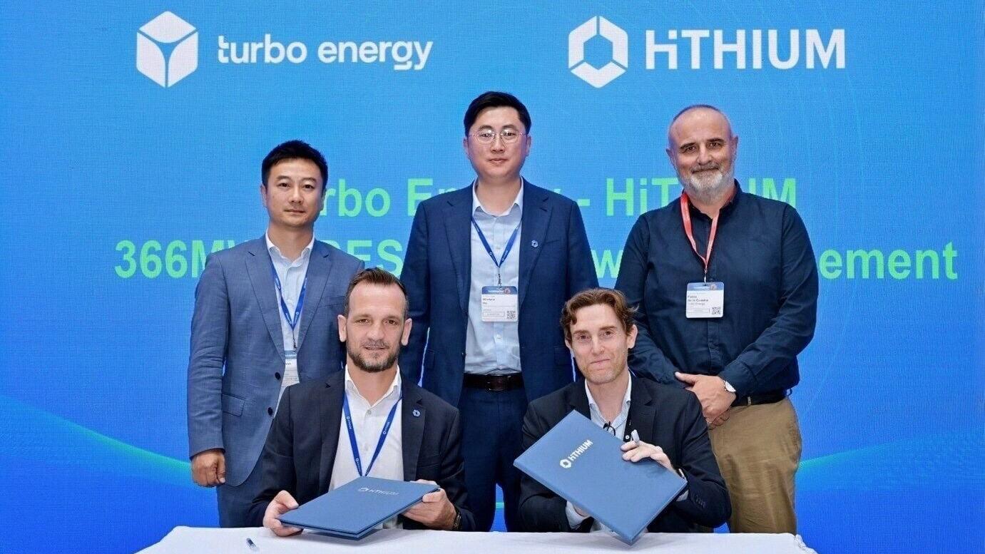 HiTHIUM x Turbo Energy Signing Ceremony