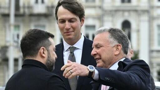 Trump sent his envoys Steve Witkoff (R) and Jared Kushner (C) to Moscow and Kyiv