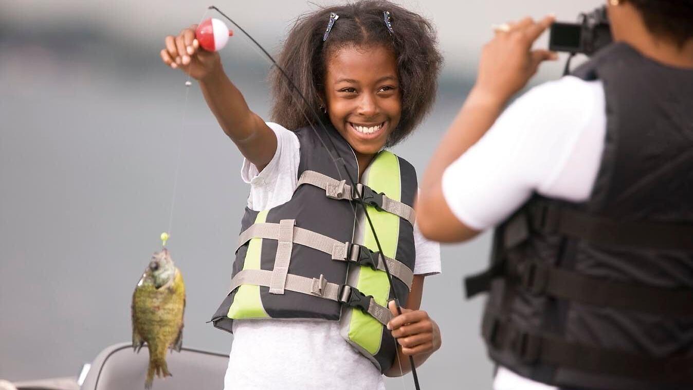 Parents who use patience and safe boating practices, like always wearing a life jacket, can create a calm and safe environment on the boat for kids. Research indicates family boating adventures including fishing can help children build confidence and st...