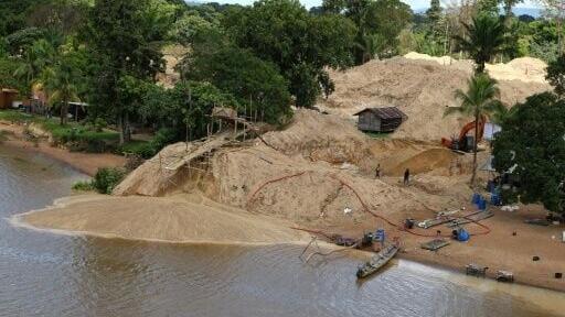 Illegal mining on the Surinamese banks of the Marowijne has flourished, French authorities warn