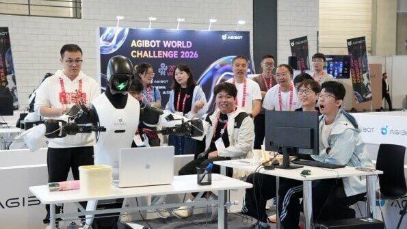 Participants tested and debugged robots in different tasks