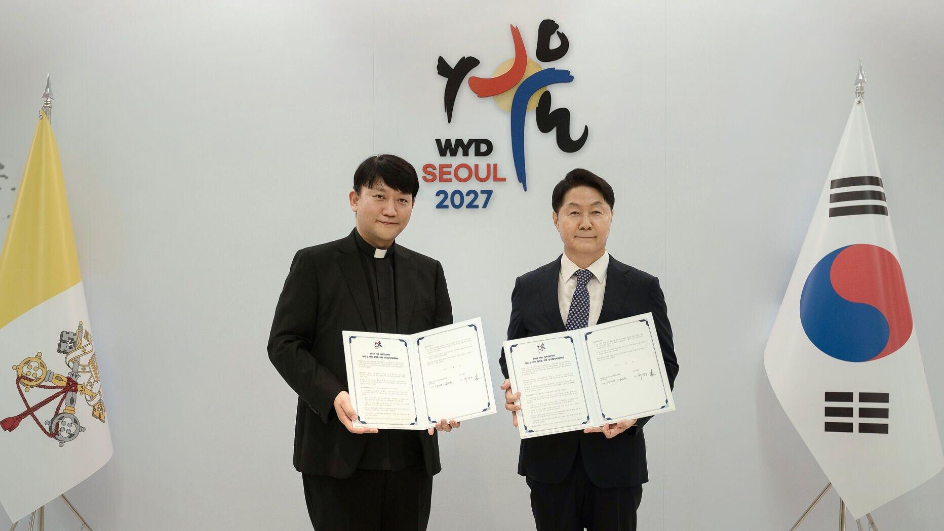 Representatives of Shilla Stay and the WYD Seoul 2027 Local Organizing Committee pose for a commemorative photo following the signing of an agreement to provide accommodations and guest services for World Youth Day Seoul 2027 at Myeongdong Cathedral in ...