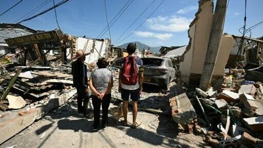 Many residents spent the night sleeping on the street, fearing more deadly aftershocks