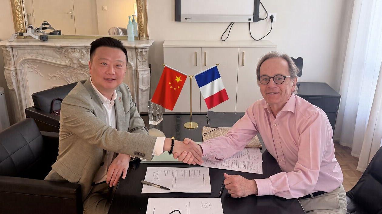 MOYOM Founder &amp; CEO Guangming Lin and Dr. Patrick Trévidic