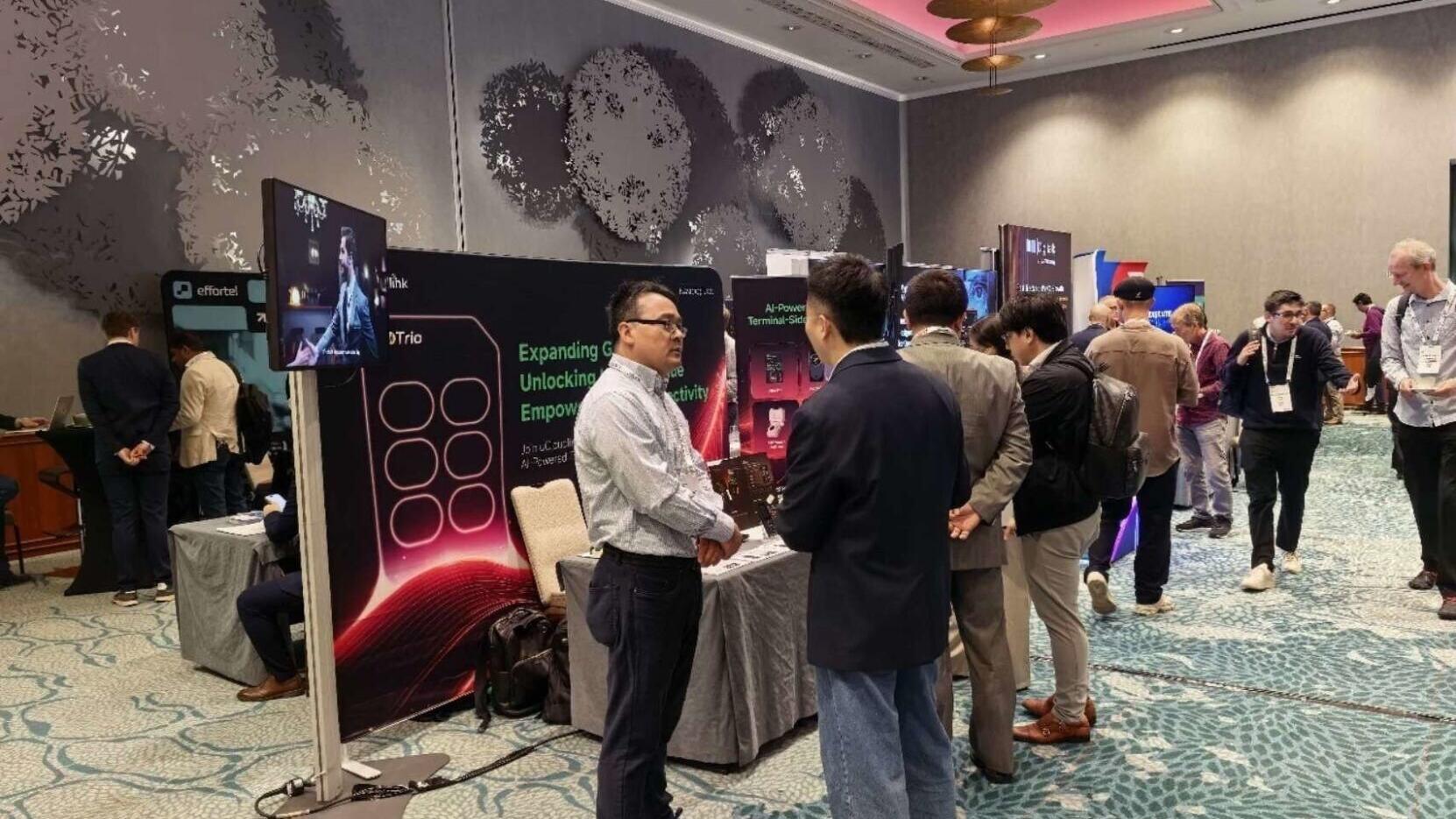 uCloudlink team engages with attendees and fields inquiries at MVNO 2026