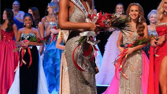 Zoie McGuyer Crowned Miss Alabama Volunteer 2027 (Photo credits: Queen B Studios)