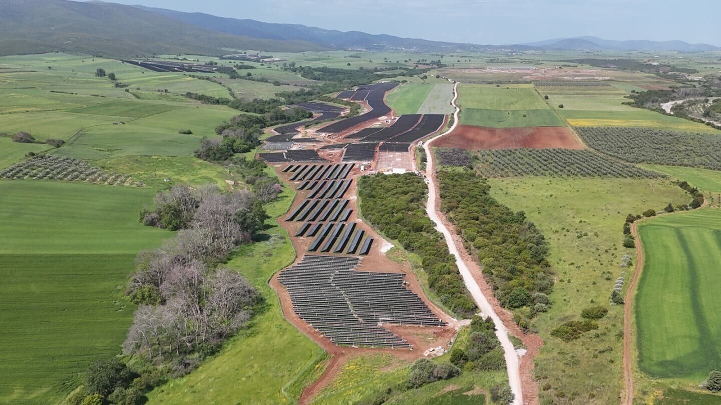 View of FARIA RENEWABLES solar plant supplied with LONGi solar modules.