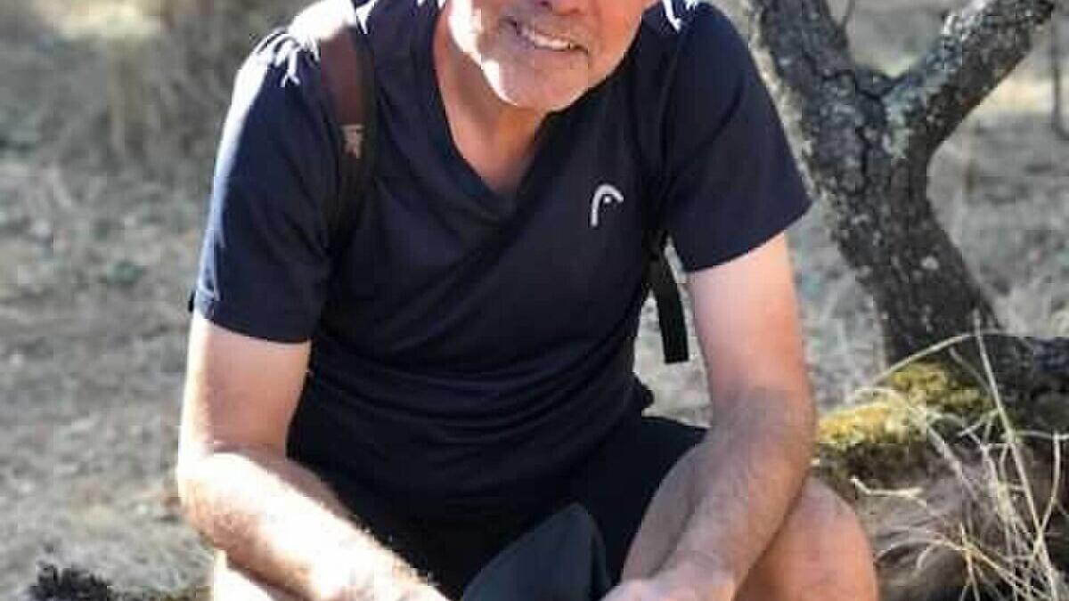 Shawn Anderson is the founder of Extra Mile Day, a national movement recognizing everyday people who strengthen communities through service and volunteerism.