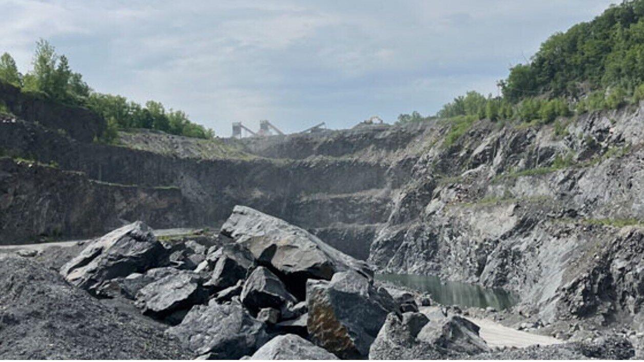 198± AC aggregate quarry and production facility located in Woodbury, New York