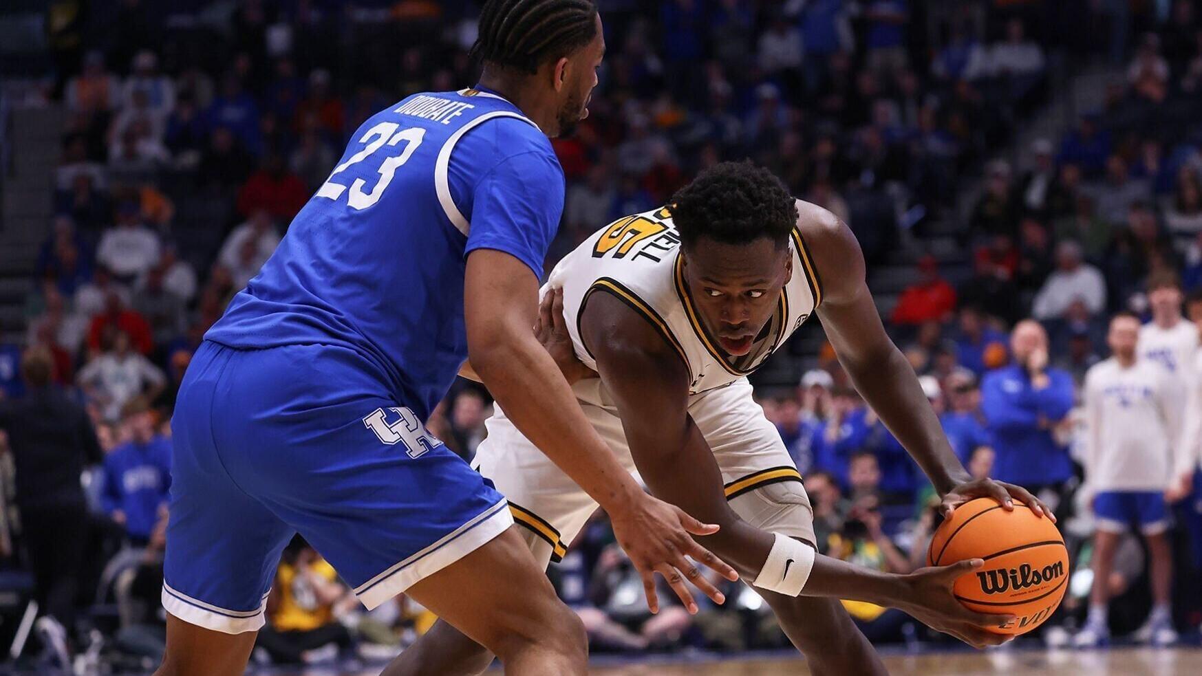 Kentucky forward Mouhamed Dioubate(23) guards Mizzou guard/forward Mark Mitchell (copy) (copy)