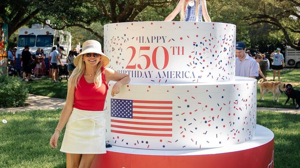 Megan Williamson and Byrdie Williamson at the Park Cities Parade
