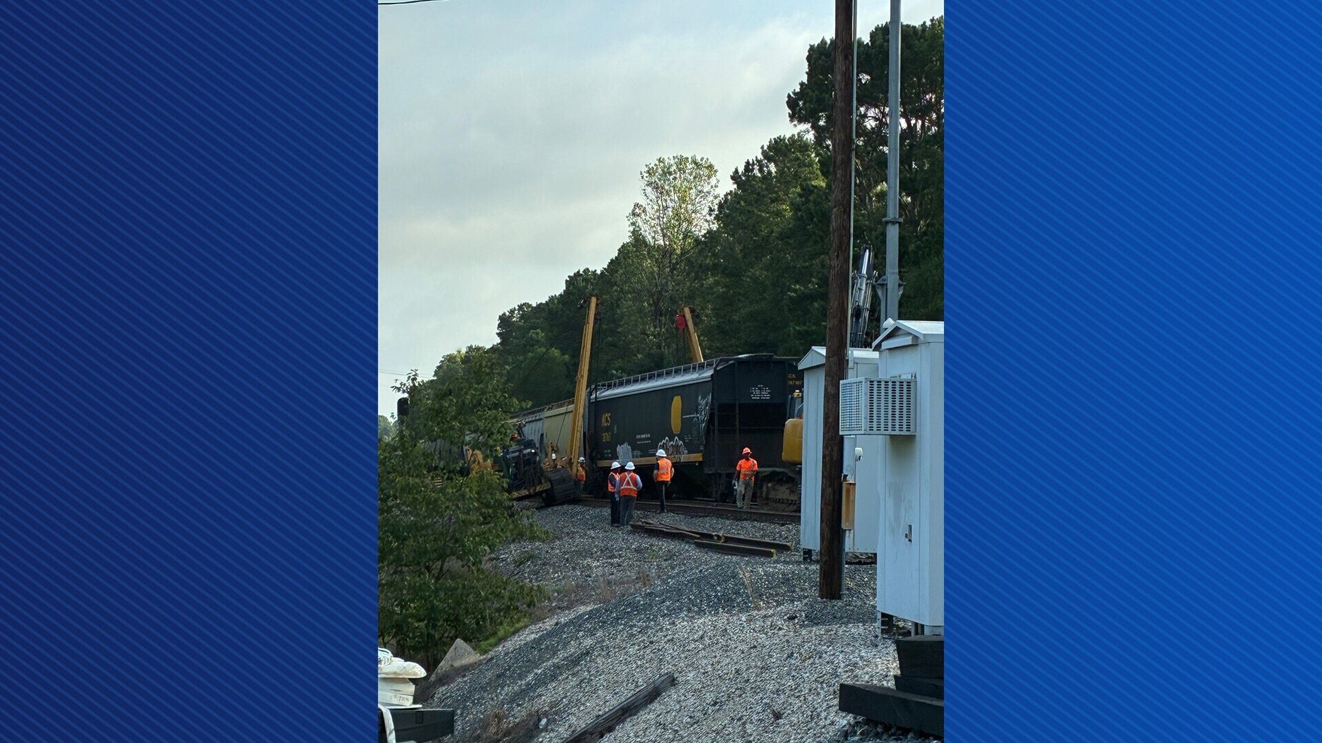 train derail 03.jpg