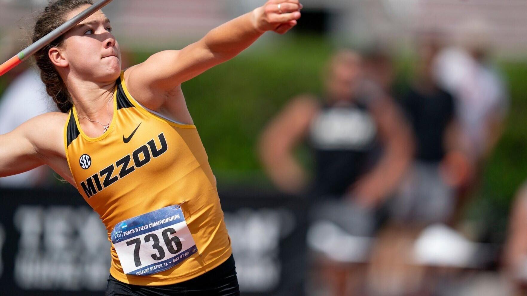 Skylar Ciccolini throws (copy)