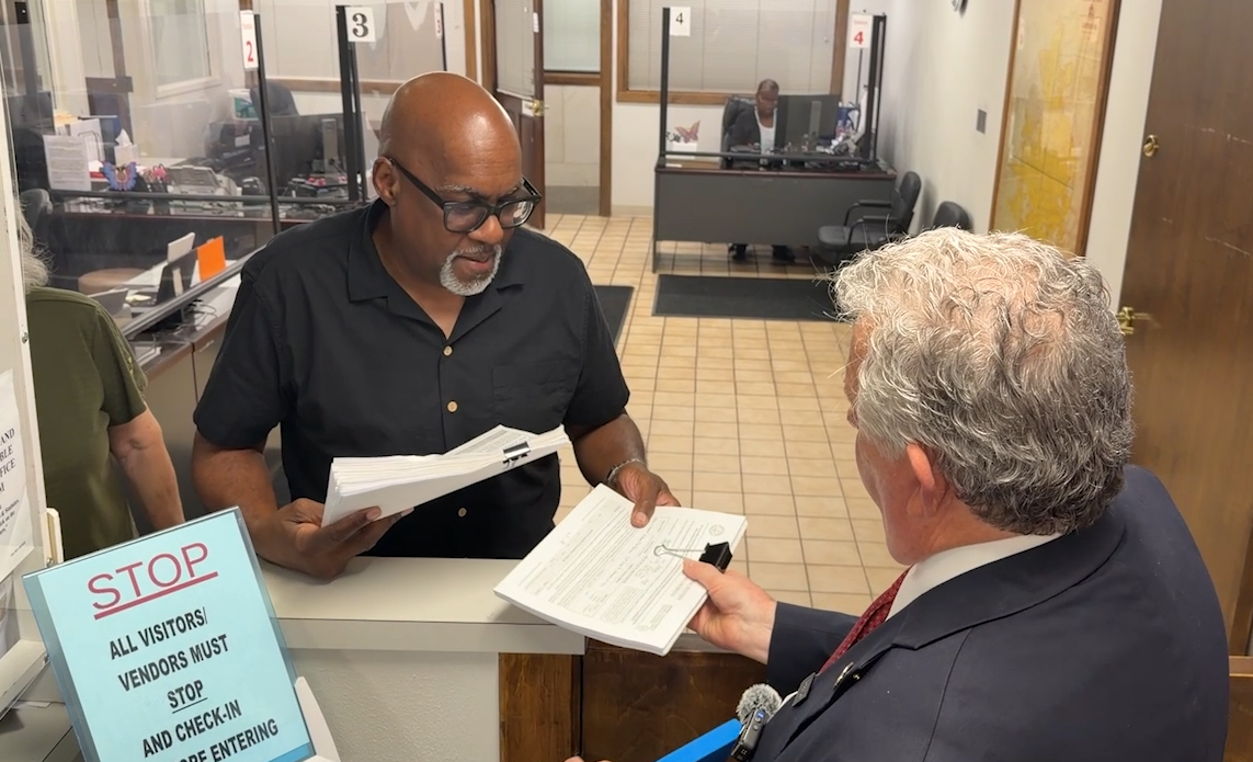 Mayor Tom Arceneaux submits petition