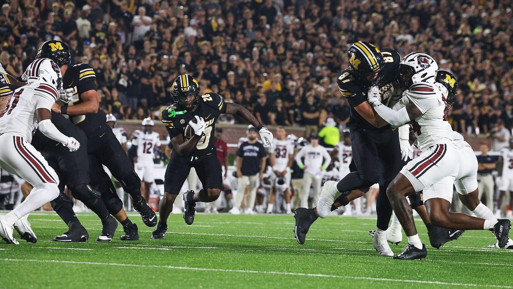 Mizzou running back Jamal Roberts finds an opening (copy) (copy)