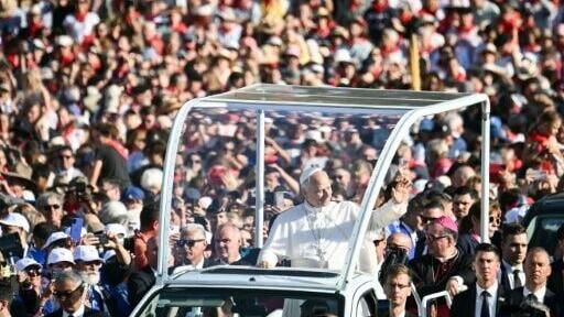 Leo XIV waved at believers on his way to Sunday mass in the French town of Lourdes