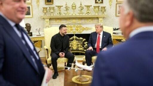Ukraine's President Volodymyr Zelensky speaks with US President Donald Trump during their meeting in Washington, DC, amid the Russian invasion of Ukraine