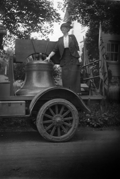 Katharine Wentworth Ruschenberger with the Justice Bell, 1915