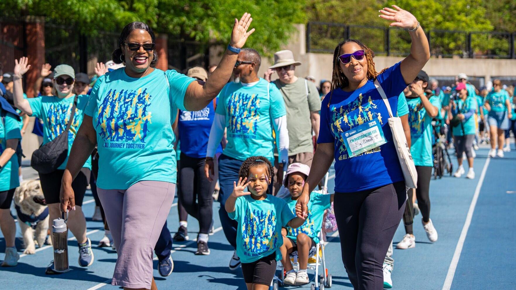 Walkers and runners of all ages came together to support Princess Margaret Cancer Centre (CNW Group/Princess Margaret Cancer Foundation)