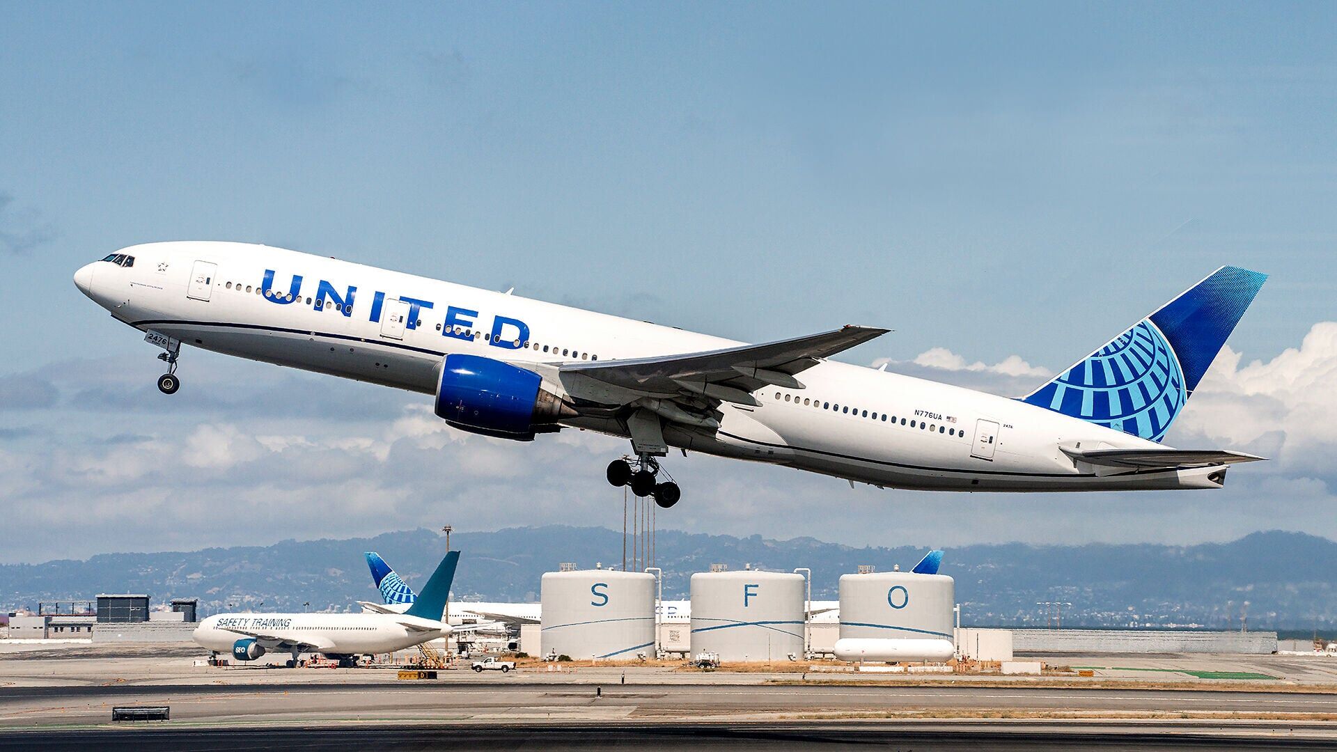 United Accelerates Starlink Wi-Fi Rollout with First Widebody Transatlantic Flight