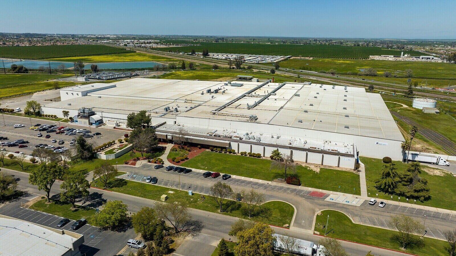 IRG announced a full building lease with a regional agricultural manufacturer in Merced, California.