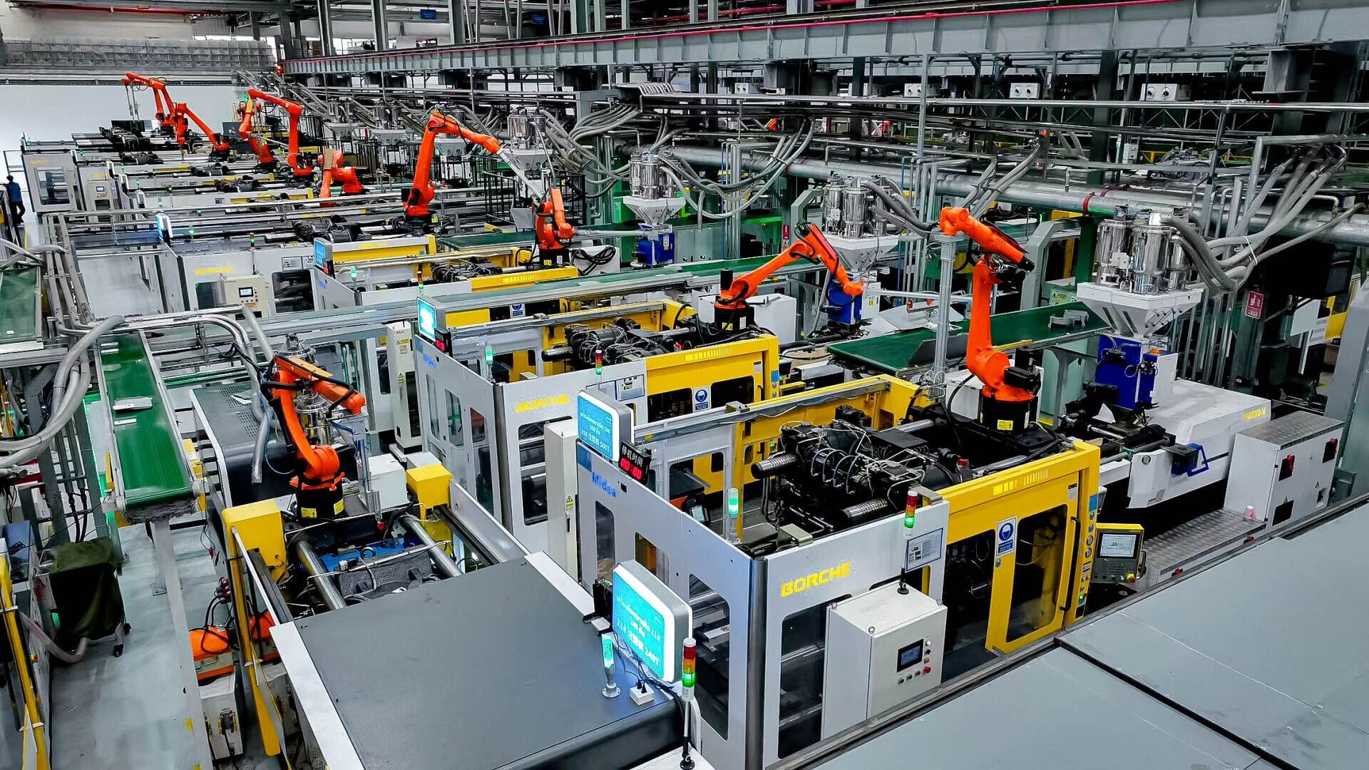 Full automation powered by KUKA robots at Midea Thailand Factory