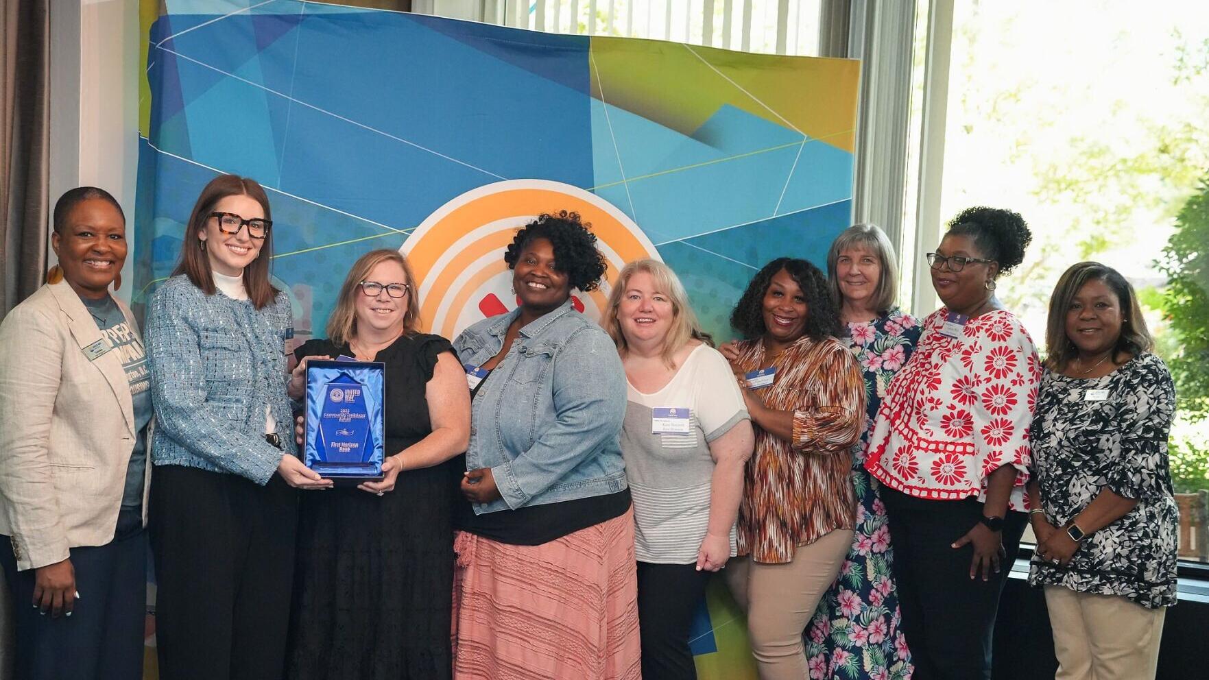 Pictured L-R: Tomeka Hart-Wigginton, CEO of United Way of the Mid-South, First Horizon: Kate Staggs, Shaneda Porter, Katie Beecroft, LaTina Jones, Ann Simpson, Lemetha Webb and Tondra Hill, United Way of the Mid-South Manager of Corporate Giving.