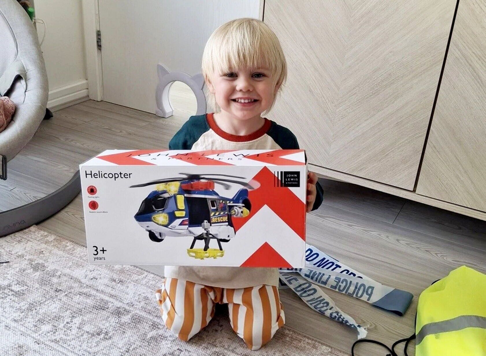 “Police-obsessed” three year old calls 999 and saves mum after she collapsed