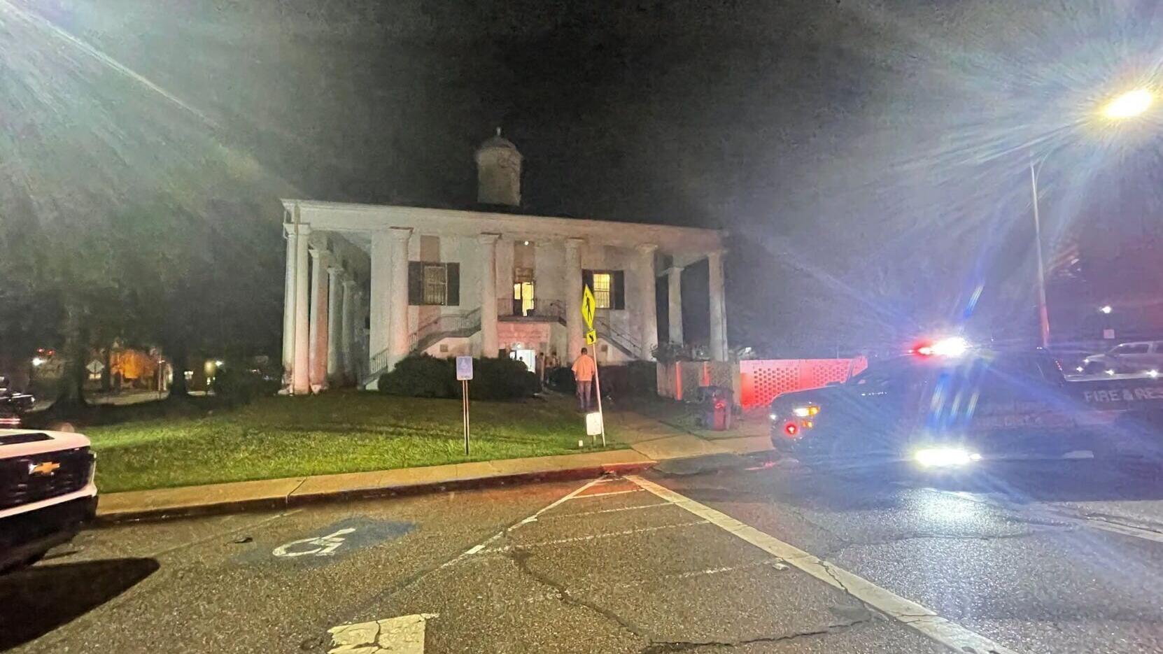 Claiborne Courthouse lightning strike