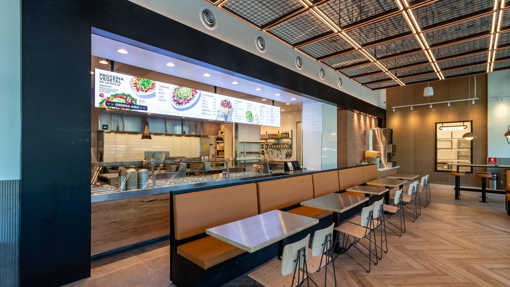 The Nuevo León restaurant will serve Chipotle's signature menu prepared fresh throughout the day with wholesome ingredients and without artificial colors, flavors or preservatives.