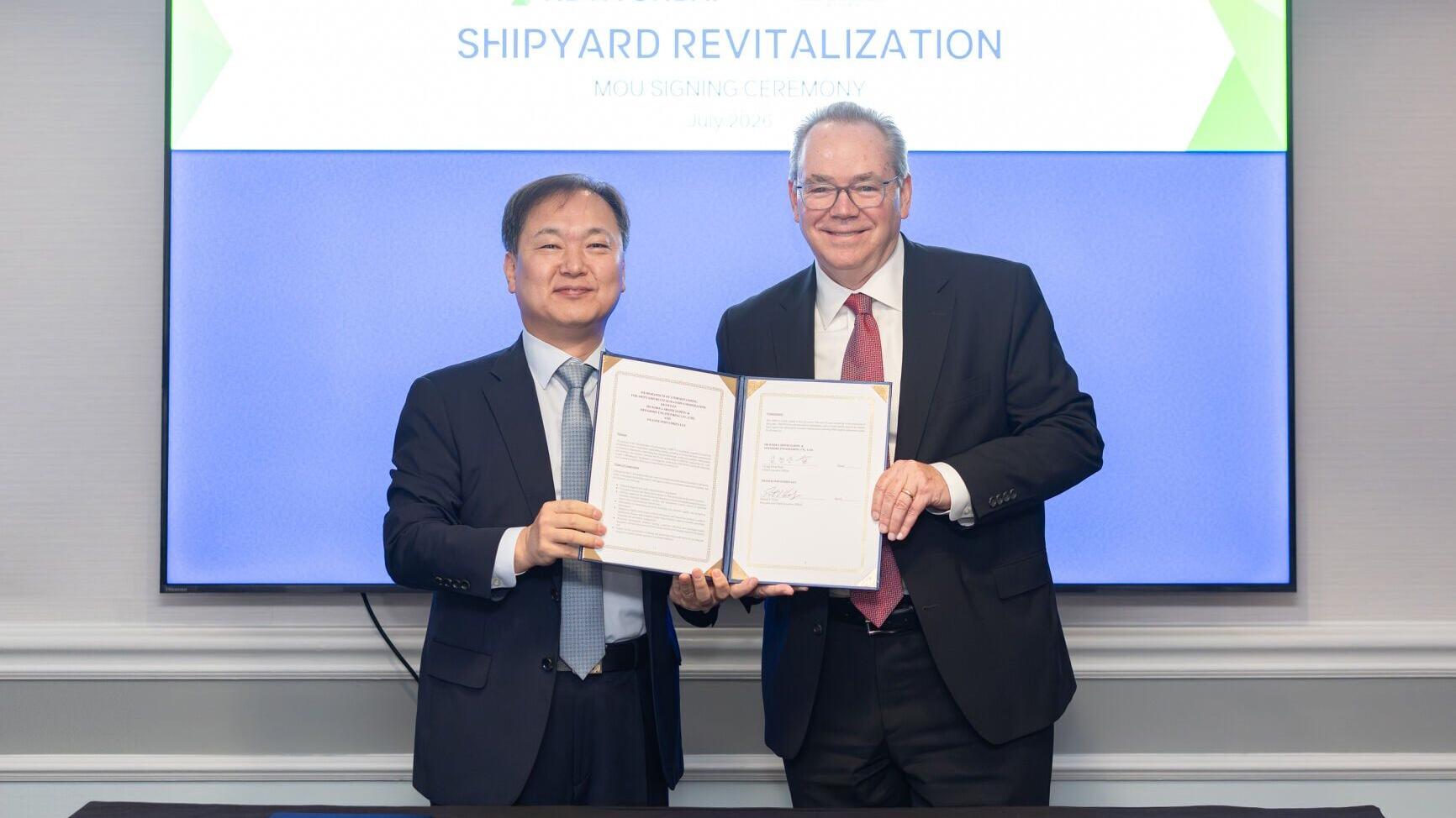 HD Korea Shipbuilding &amp; Offshore Engineering signed a Memorandum of Understanding (MOU) with Fraser Industries LLC for cooperation on shipyard modernization to revitalize the U.S. shipbuilding industry. (From left: Kim Hyung-kwan, President &amp; CEO of HD ...