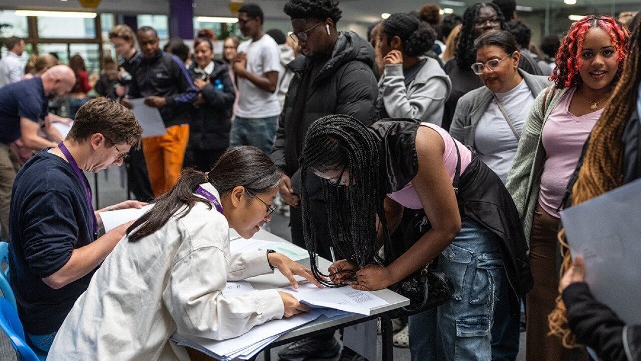 When panic hits: New data maps the moment students start studying