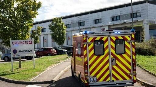 Fourty-four people were injured when a train came off the rails
