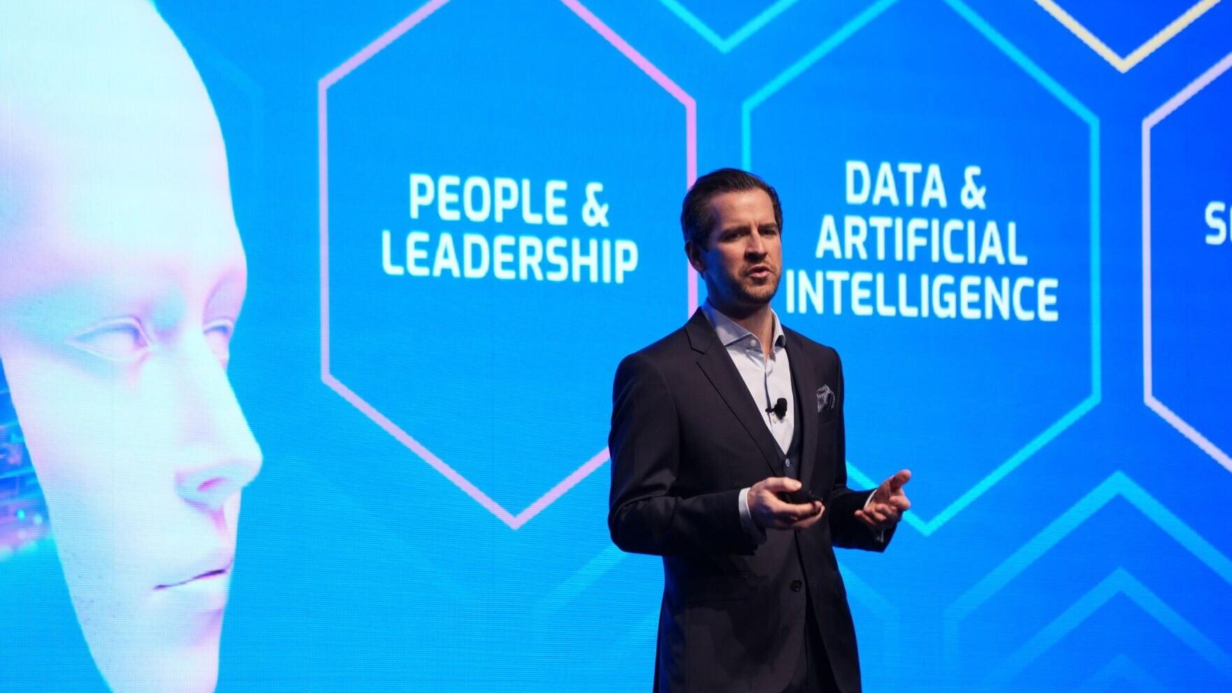 Tom Zehren, CEO of Info-Tech Research Group, presenting the Agentic IT: From Hype to Value keynote at Info-Tech LIVE 2026 in Las Vegas. (CNW Group/Info-Tech Research Group)