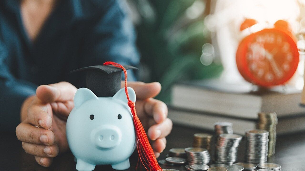 Big choices, big financial fallout: Four tips to navigate the costs of college