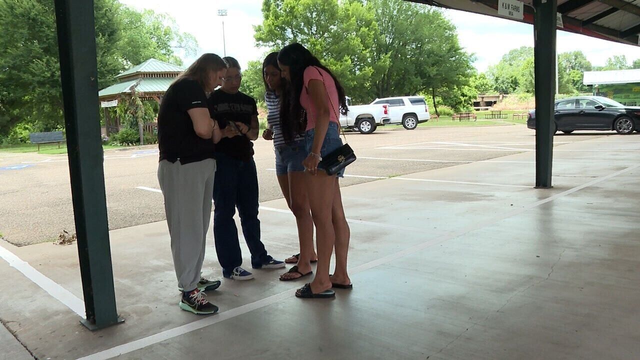 Latino community supports people detained by ICE agents