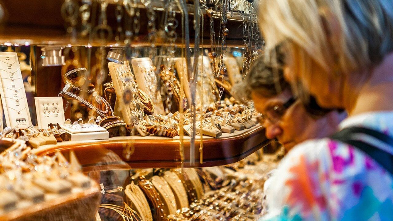 How to travel with jewelry safely