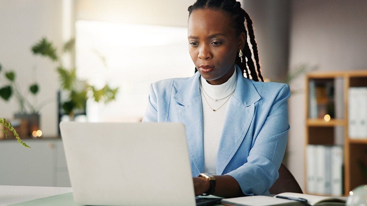 77% of small businesses now use AI regularly. Here’s where they’re starting.